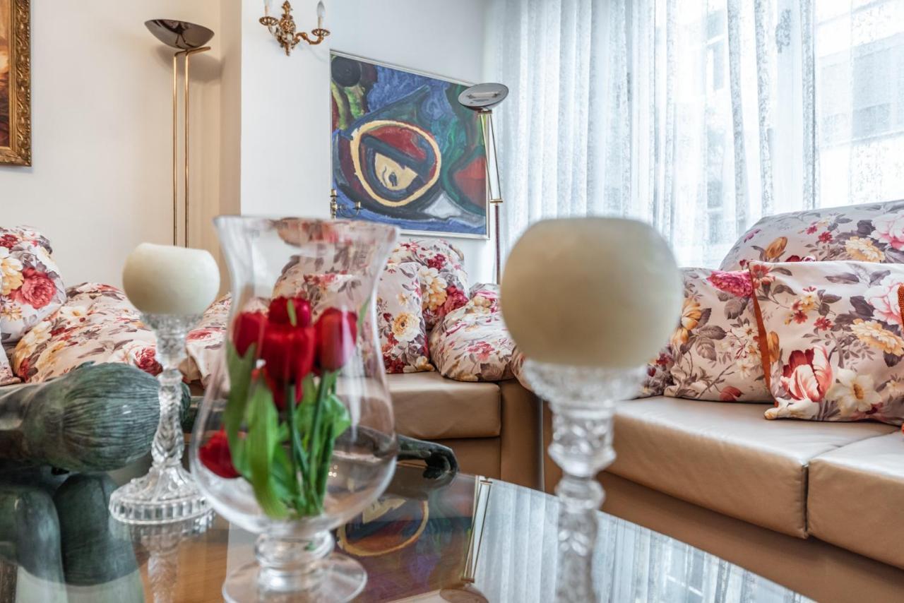 Vintage And Warm 2Br Apartament In 티라나 외부 사진