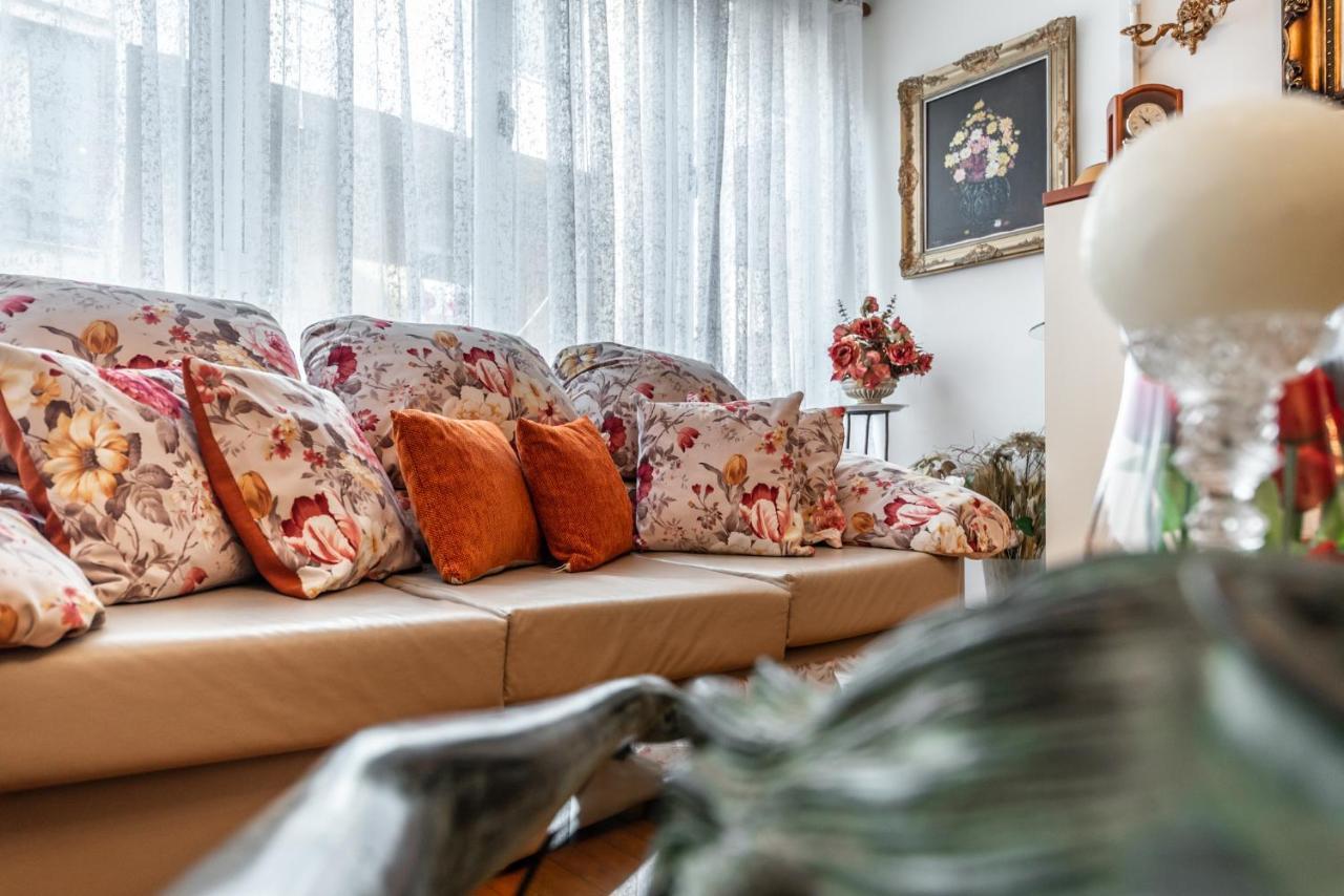 Vintage And Warm 2Br Apartament In 티라나 외부 사진