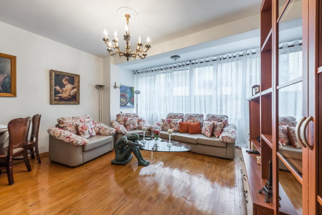 Vintage And Warm 2Br Apartament In 티라나 외부 사진