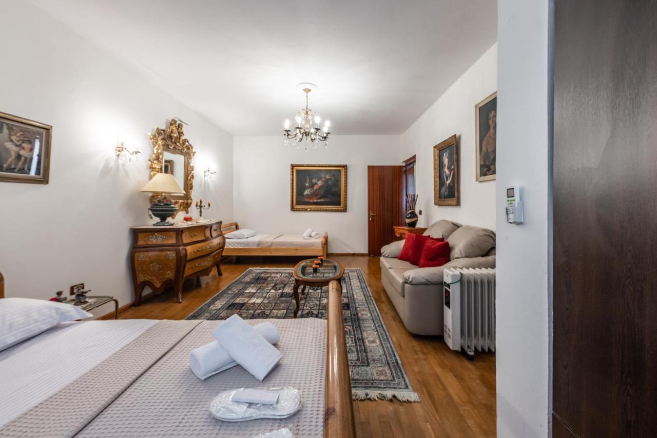 Vintage And Warm 2Br Apartament In 티라나 외부 사진
