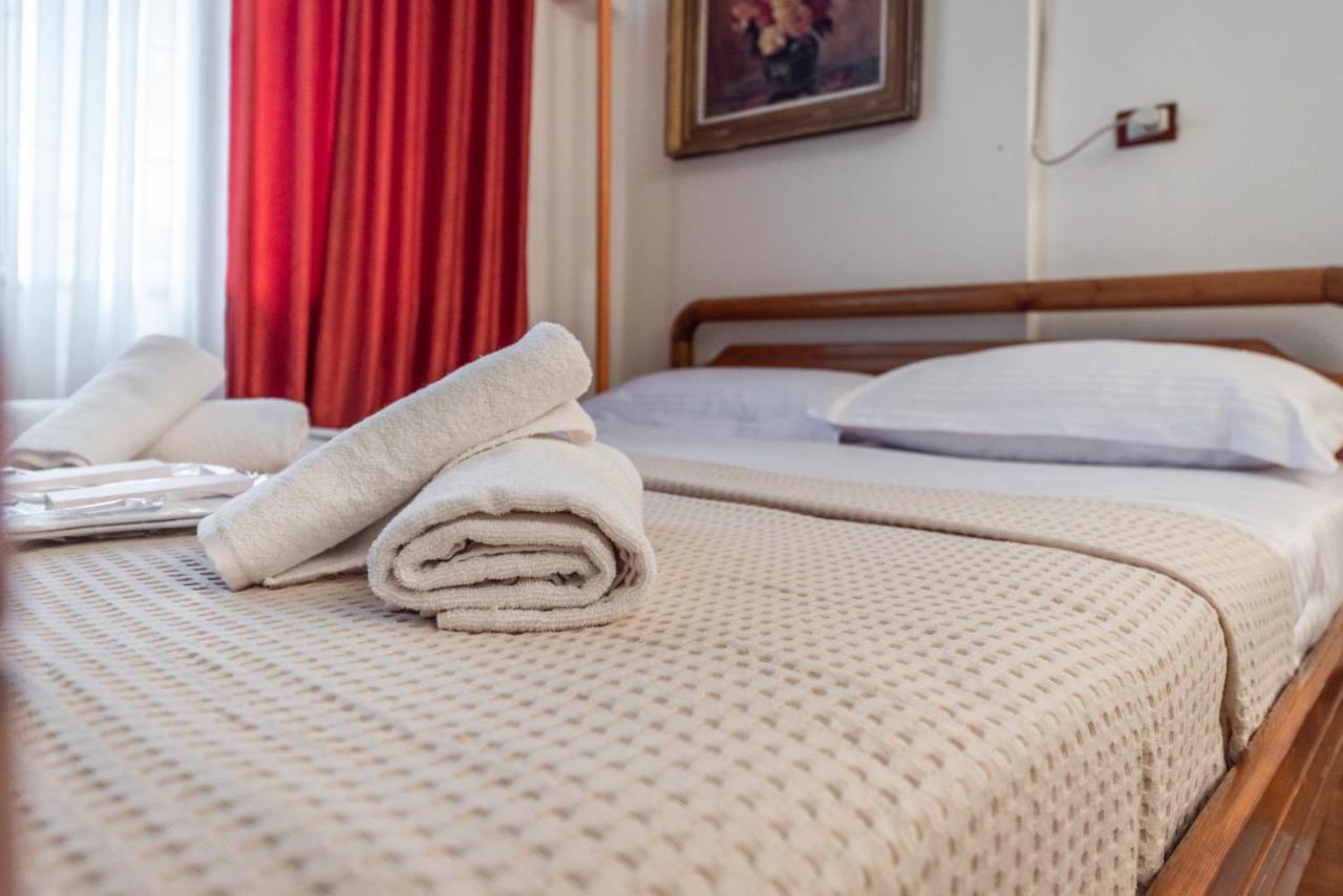 Vintage And Warm 2Br Apartament In 티라나 외부 사진