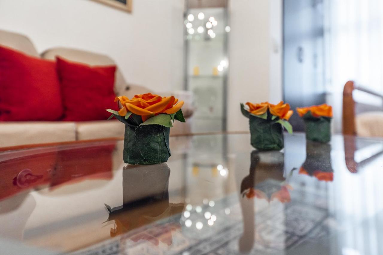 Vintage And Warm 2Br Apartament In 티라나 외부 사진