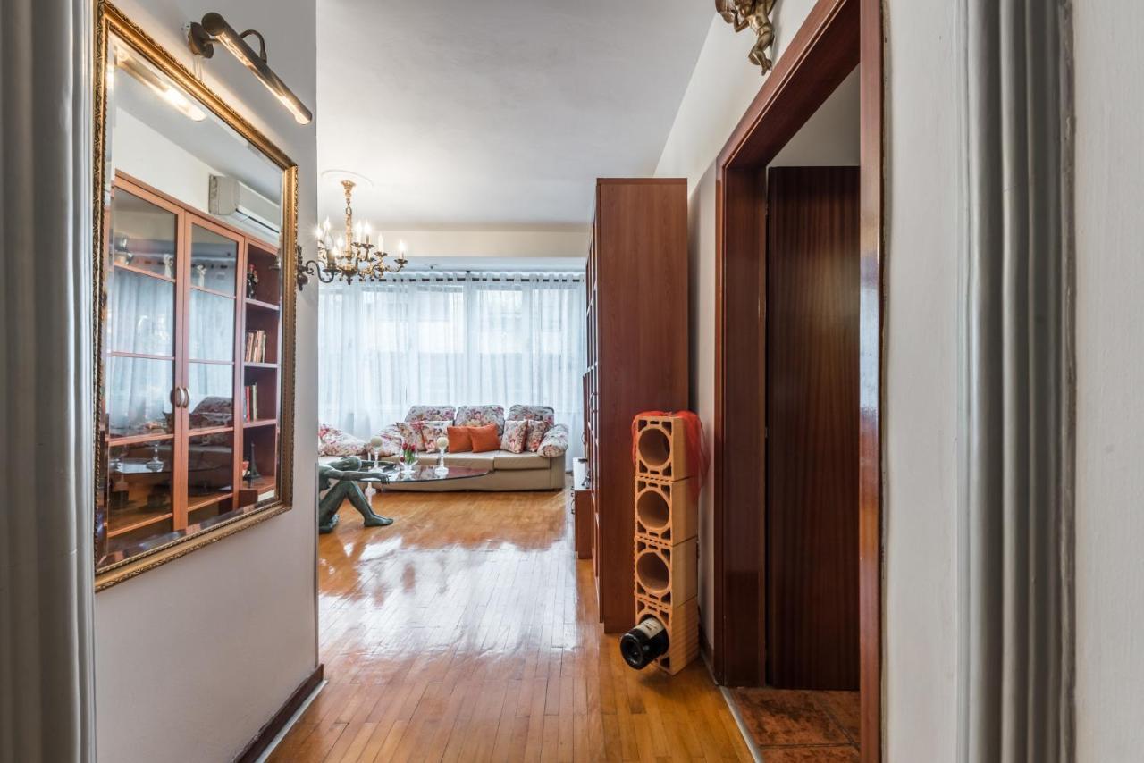 Vintage And Warm 2Br Apartament In 티라나 외부 사진