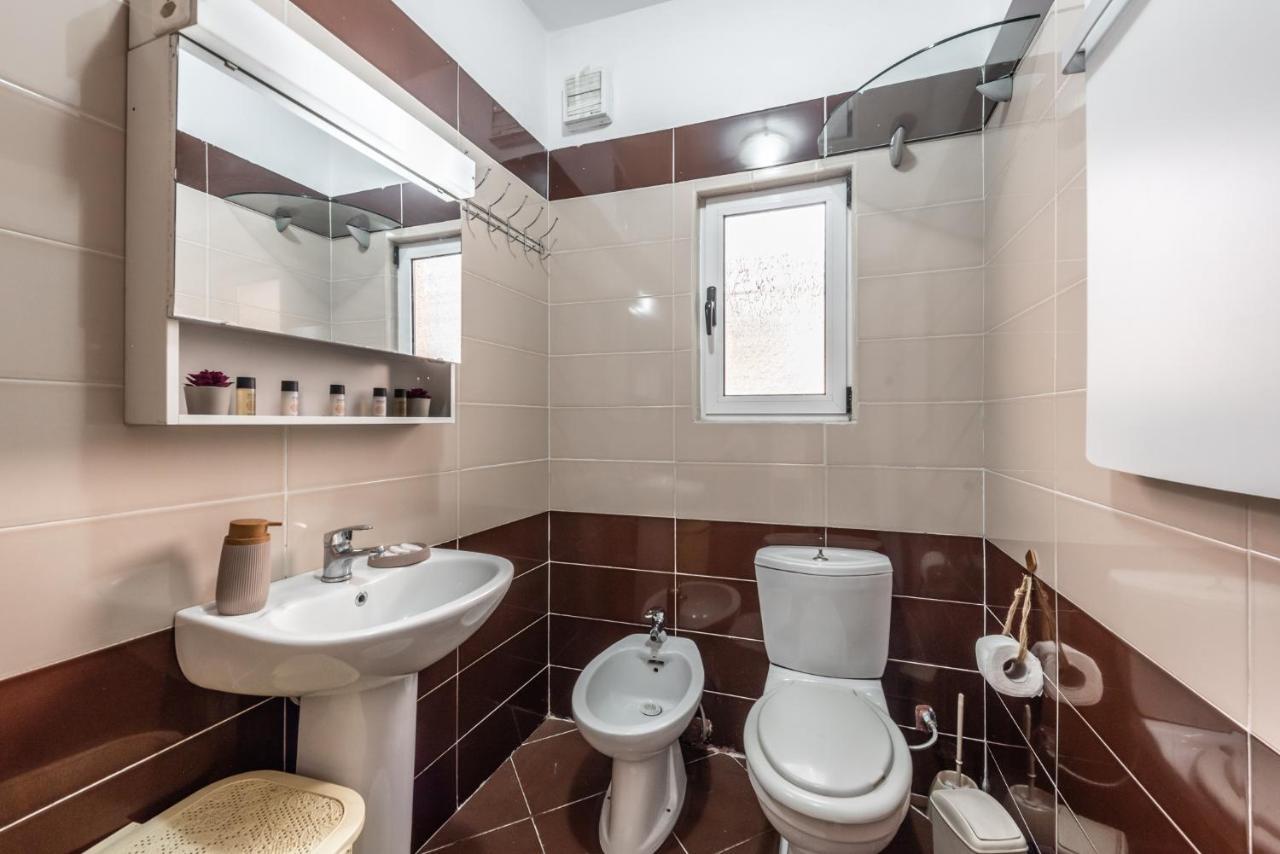 Vintage And Warm 2Br Apartament In 티라나 외부 사진
